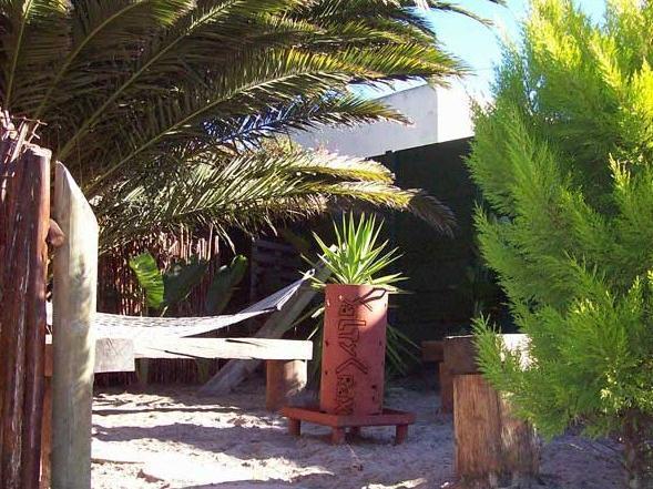 Saltycrax Backpackers And Surf Hostel By Curiocity Bloubergstrand Exterior foto