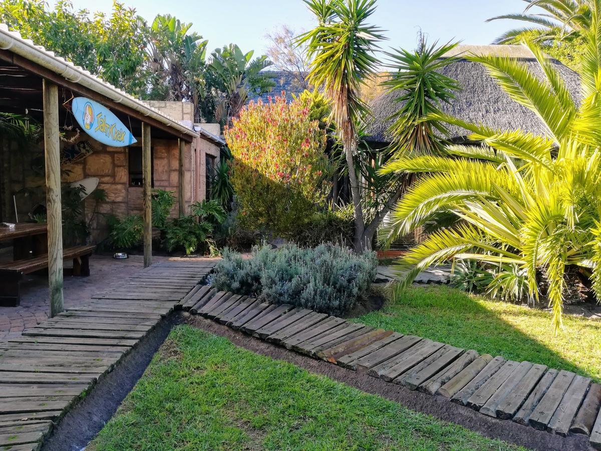 Saltycrax Backpackers And Surf Hostel By Curiocity Bloubergstrand Exterior foto