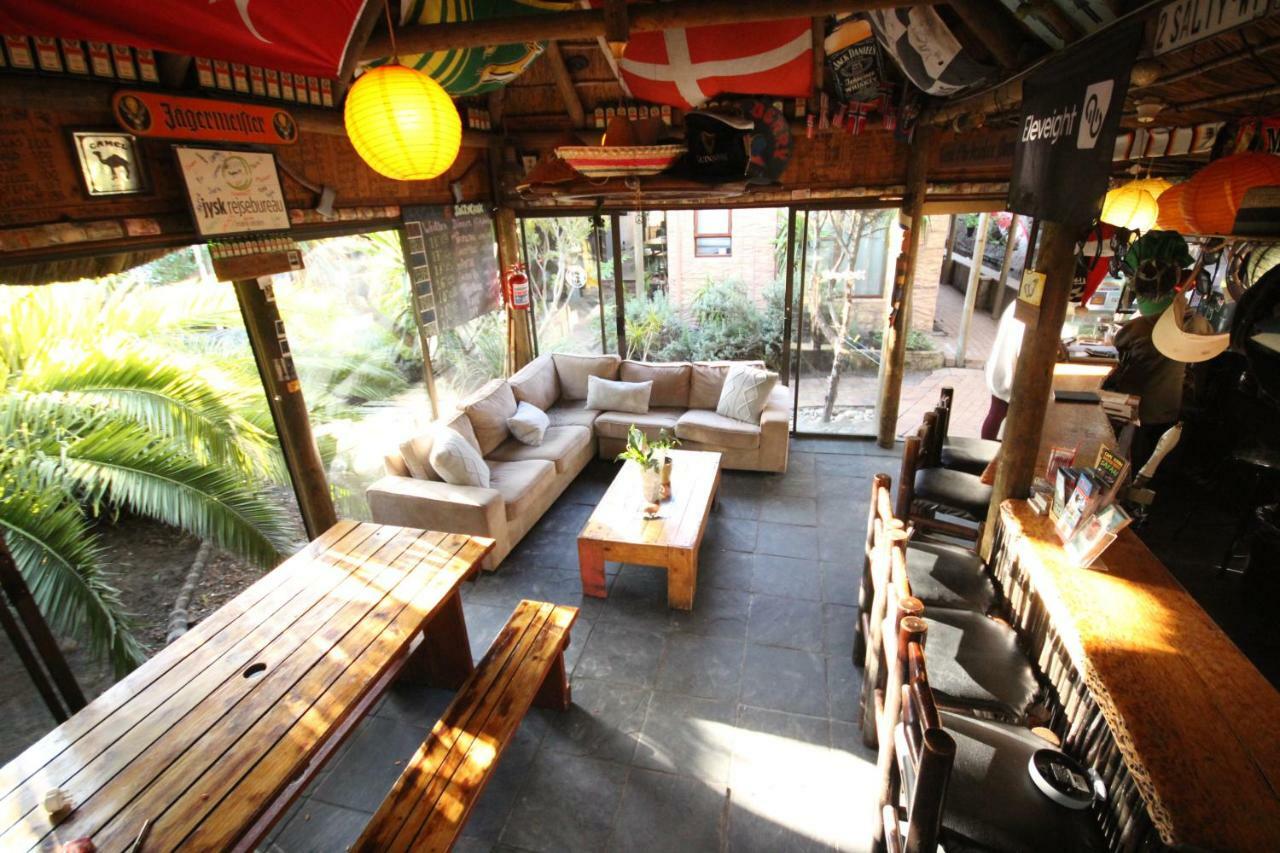 Saltycrax Backpackers And Surf Hostel By Curiocity Bloubergstrand Exterior foto