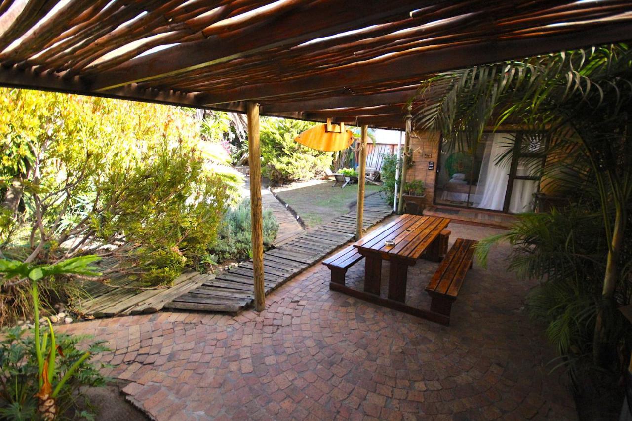Saltycrax Backpackers And Surf Hostel By Curiocity Bloubergstrand Exterior foto