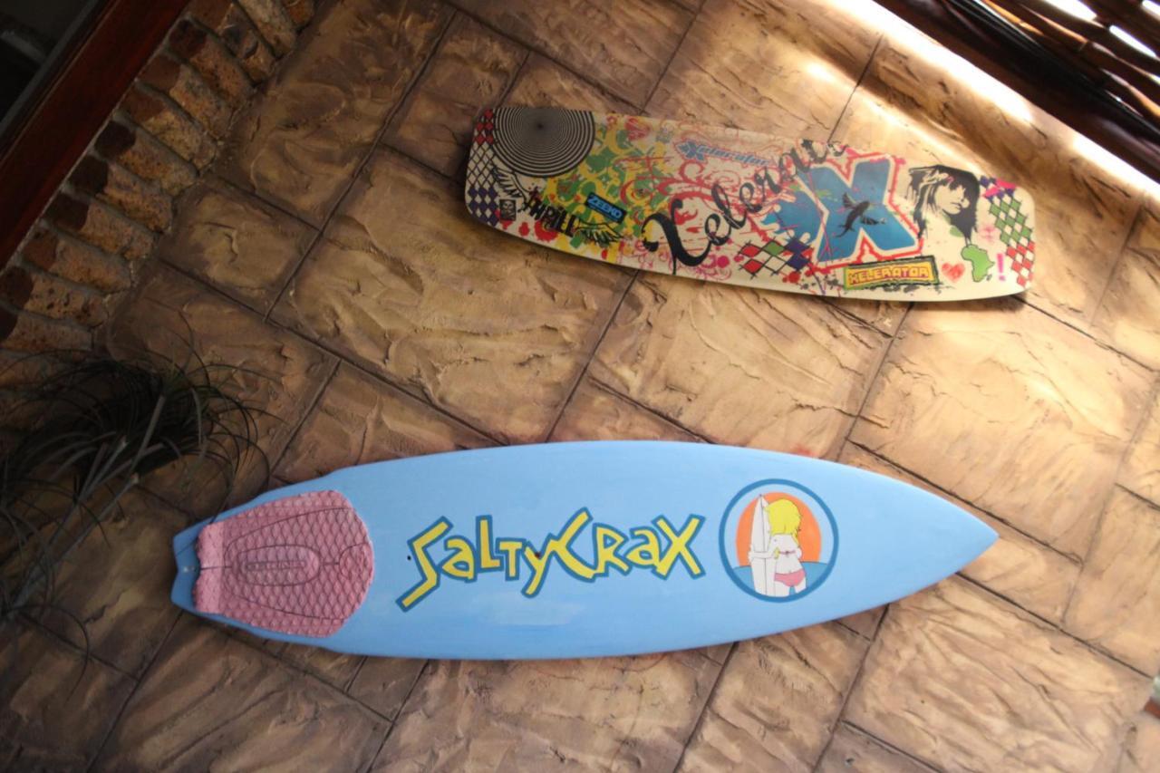 Saltycrax Backpackers And Surf Hostel By Curiocity Bloubergstrand Exterior foto