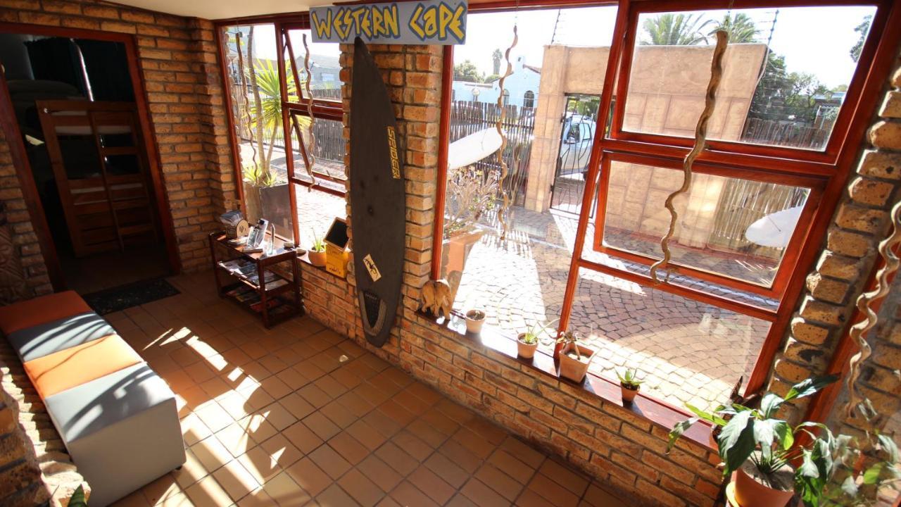 Saltycrax Backpackers And Surf Hostel By Curiocity Bloubergstrand Exterior foto
